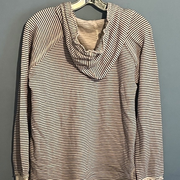 SELLING TOP LOUISVILLE CARDINALS FOR WOMEN SIZE SMALL COLOR BLACK/GRAY BNWT - Picture 14 of 14